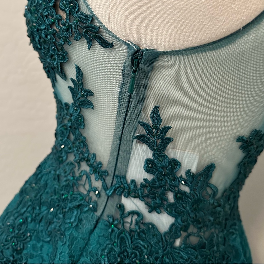 NEW JOVANI SZ 8 HUNTER GREEN NUDE ILLUSION FIT FLARE BEADED LACE FORMAL DRESS - Picture 11 of 14